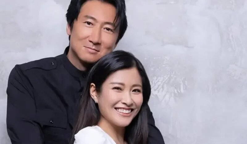 洪金寶的兒媳周家蔚（右）被爆出軌，深夜遭狗仔拍到與3名男子進出私人會館。周家蔚澄.jpg