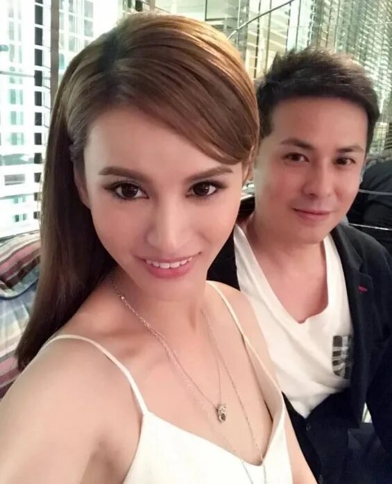 1 蔡一鳳細心照顧病重丈夫盛品儒，希望他能戰勝病魔。（IG圖片）.jpg