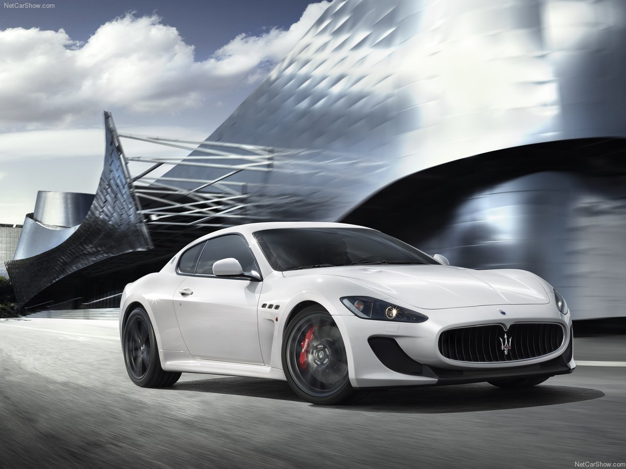 Maserati-GranTurismo_MC_Stradale_001.jpg