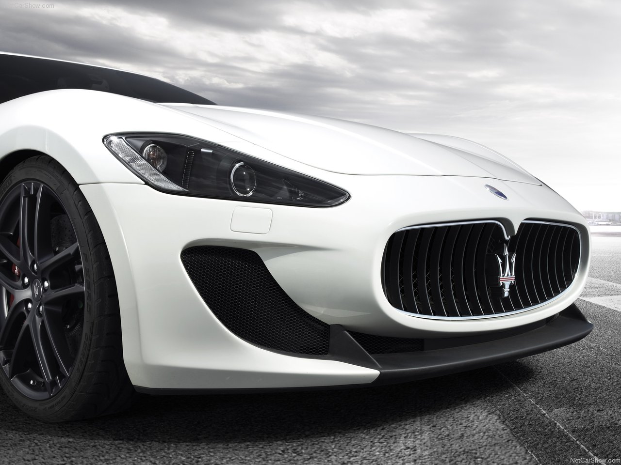 Maserati-GranTurismo_MC_Stradale_019.jpg